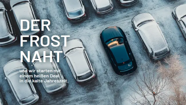 Autos von oben im Schnee