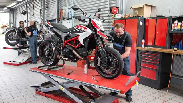 Motorradwerkstatt