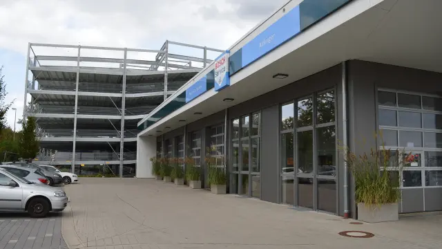 Werkstatt außen 2