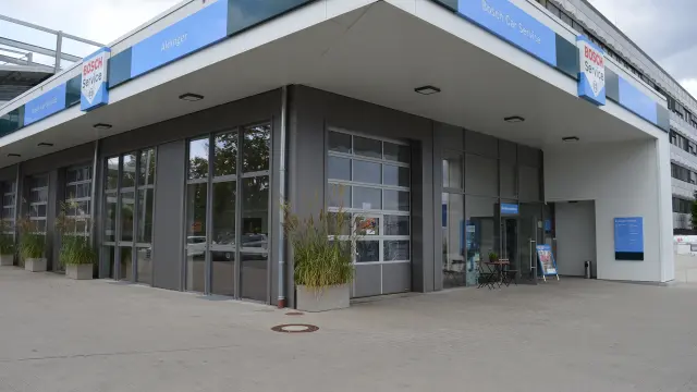 Werkstatt außen 3