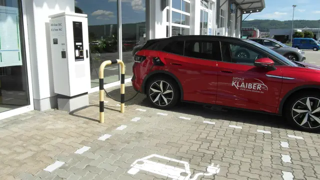 Ladesäule mit 11 kw AC / 20 kw DV