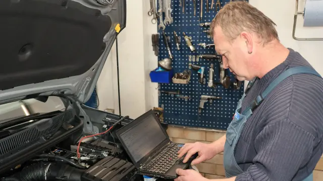 Computerdiagnose, Dirk Menschner