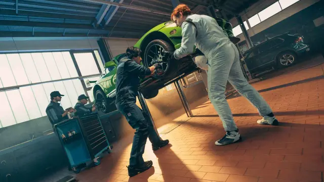 Jarruhuolto | Jarrulevyjen, jarrupalojen ja jarrunesteen vaihto