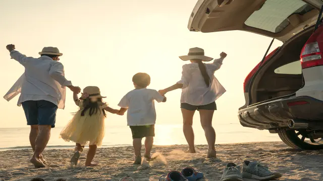 wakacje rodzina samochód plaża, rodzina na wakacjach, samochodem na wakacje, autem na wakacje, wakacje samochodem, wakacje autem