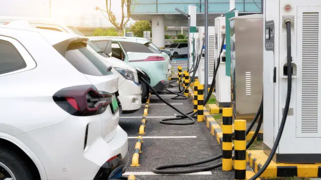 Elektrikli Araba Kaç Saatte Şarj Olur