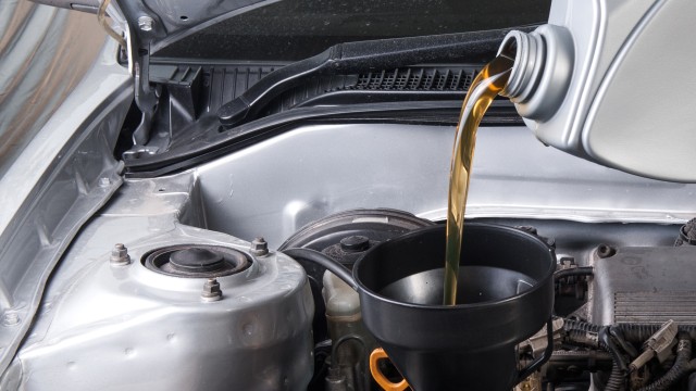 Request an oil and filter change from Bosch Car Service